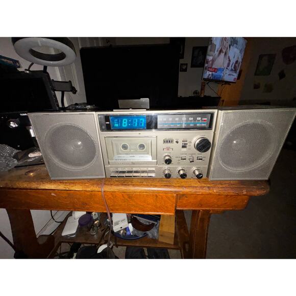 General Electric AM/FM Stereo Clock Radio Cassette Recorder – For Parts/Repair - Picture 3 of 15